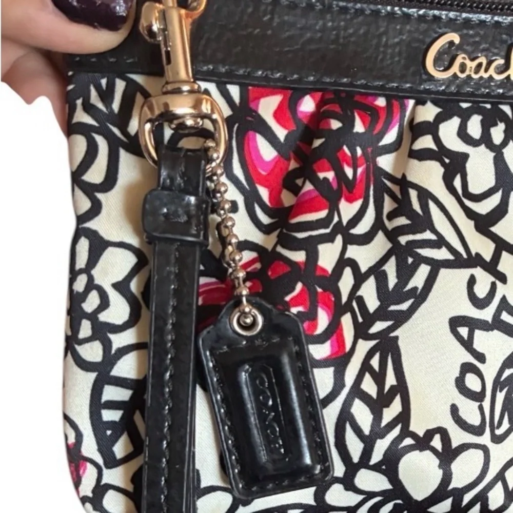 COACH Poppy Wristlet